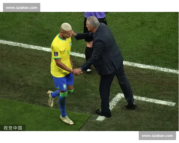 维尼修斯首秀灾难级表现!1.7 亿水货引众怒,球迷:对面边锋值 10 亿 + 维尼修斯首秀灾难级表现!1.7 亿水货引众怒,球迷:对面边锋值 10 亿 +